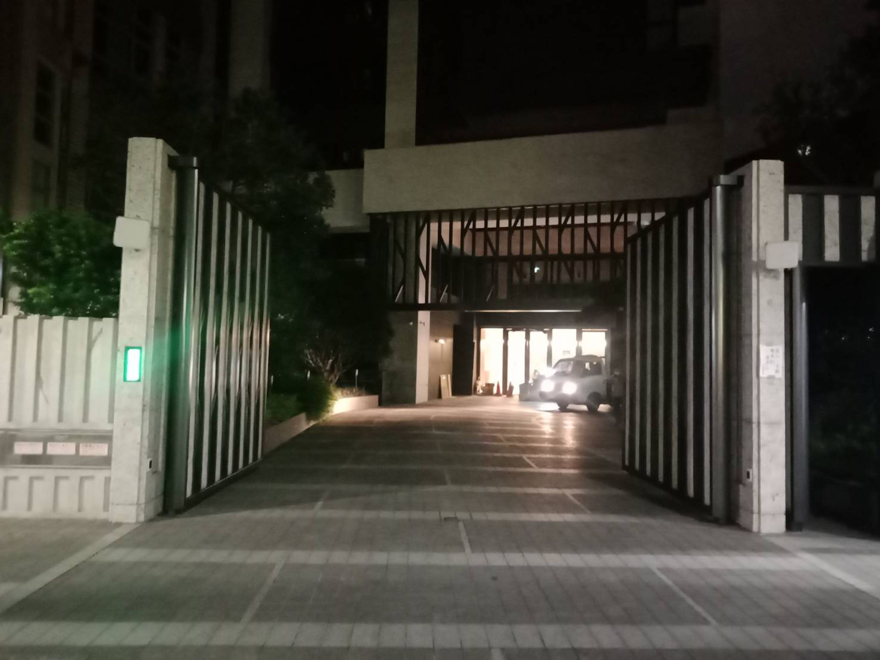 *台北市信義區-社區地下停車場