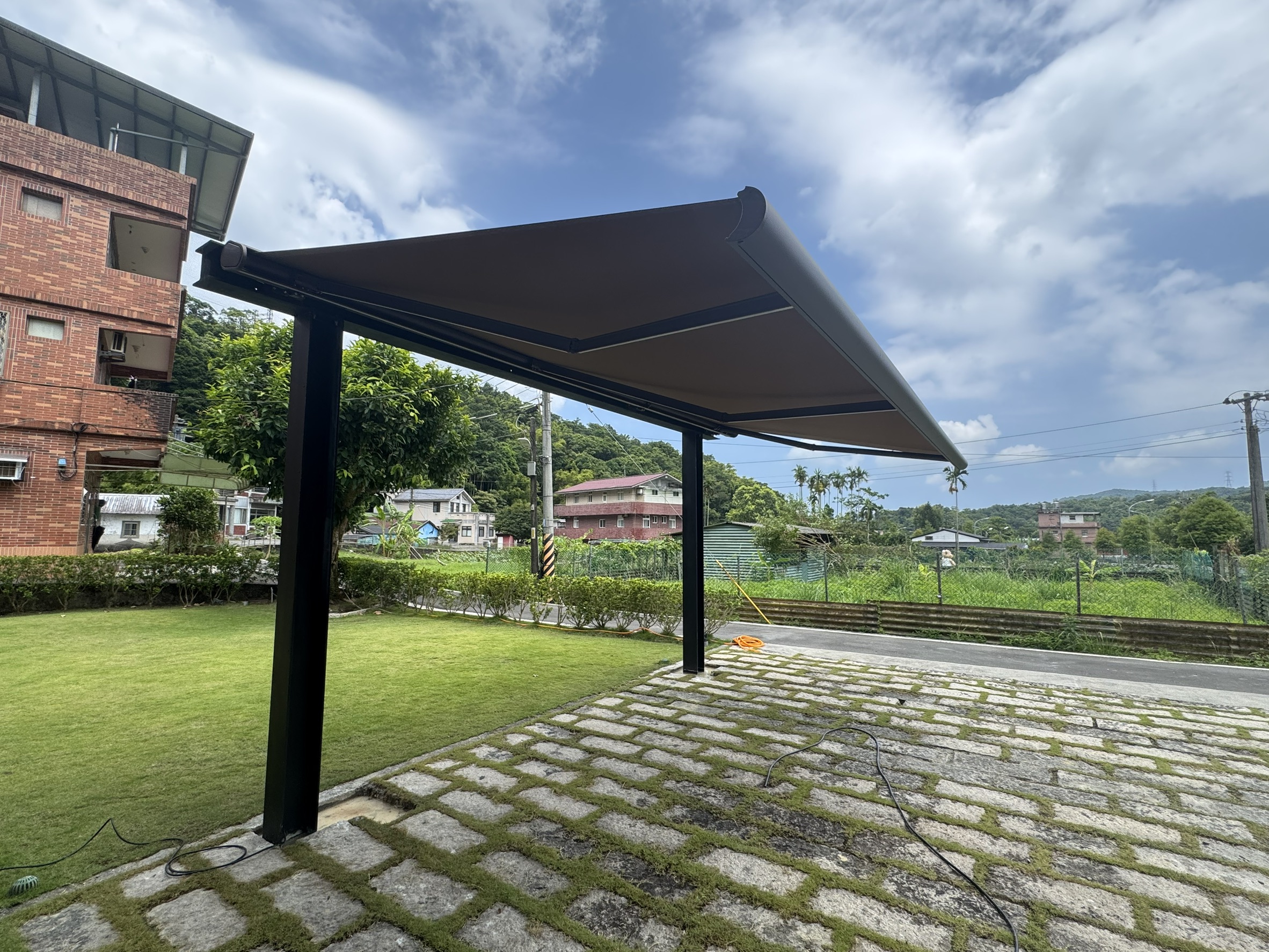 新北市雙溪區-簡公館(尊爵款)-電動遮陽簾裝設工程